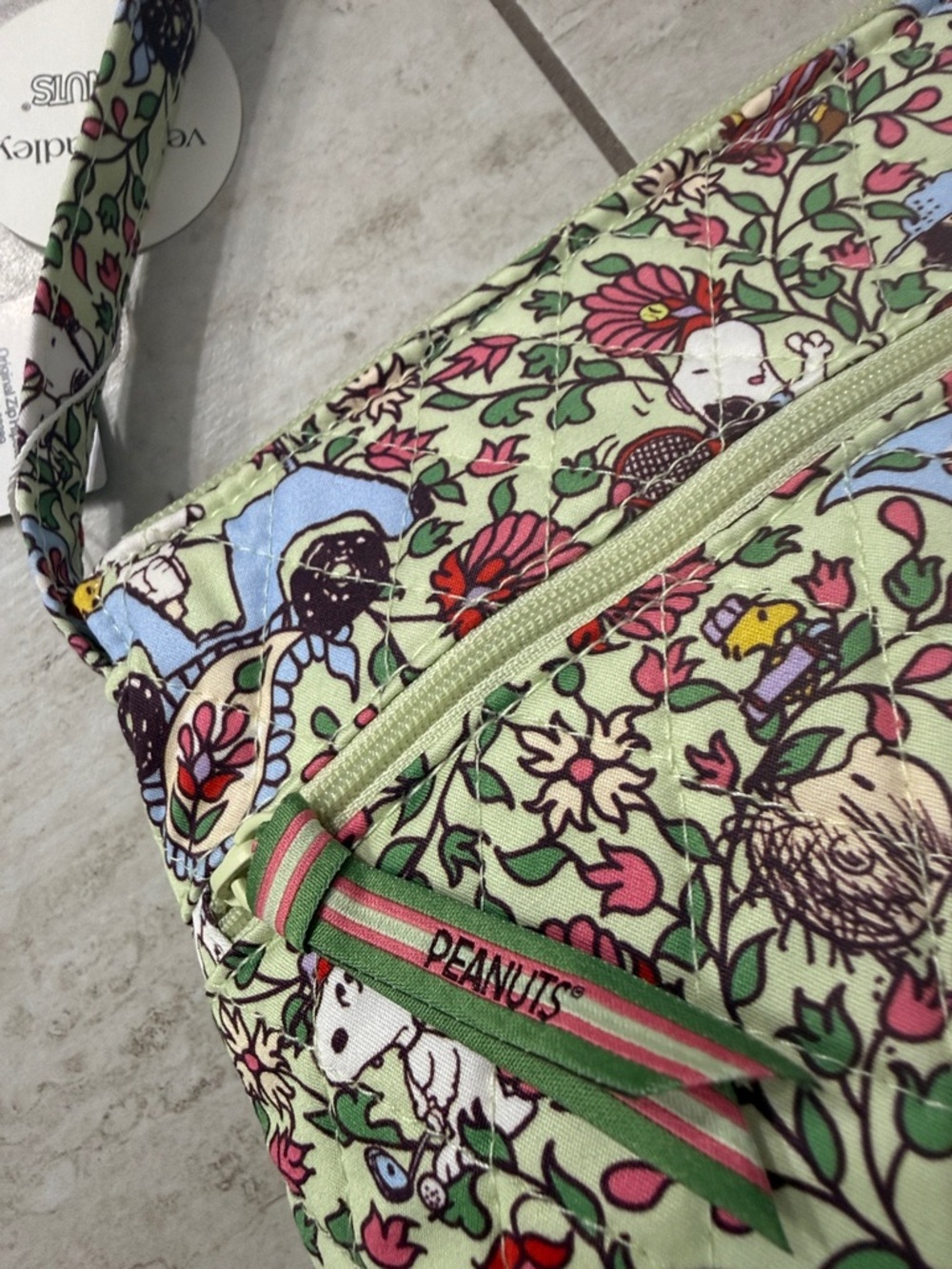 Vera Bradley Light Green Floral & Multicolor Crossbody Bag..peanuts theme ..nwt - Picture 4 of 8